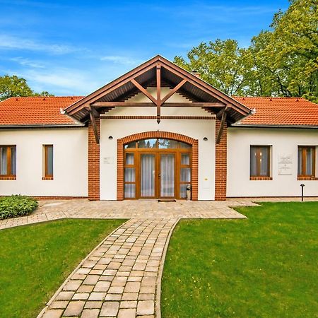 Haracsi Vendeghaz Hotell Zselickisfalud Exteriör bild
