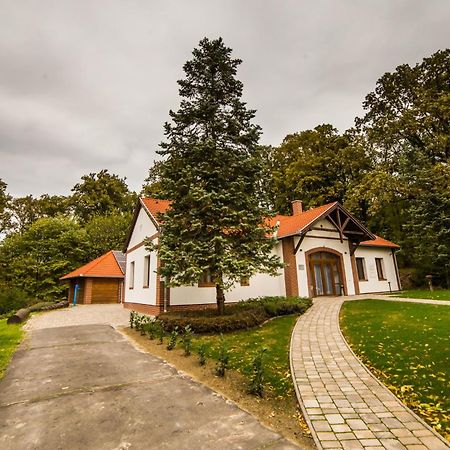 Haracsi Vendeghaz Hotell Zselickisfalud Exteriör bild