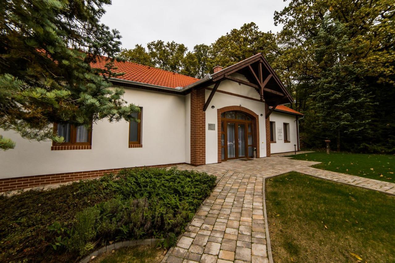 Haracsi Vendeghaz Hotell Zselickisfalud Exteriör bild
